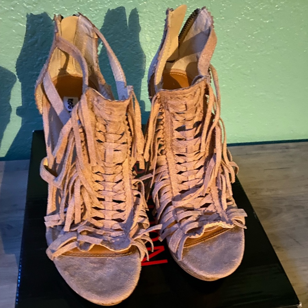 Not Rated wedge sandals size 7.5 light pink